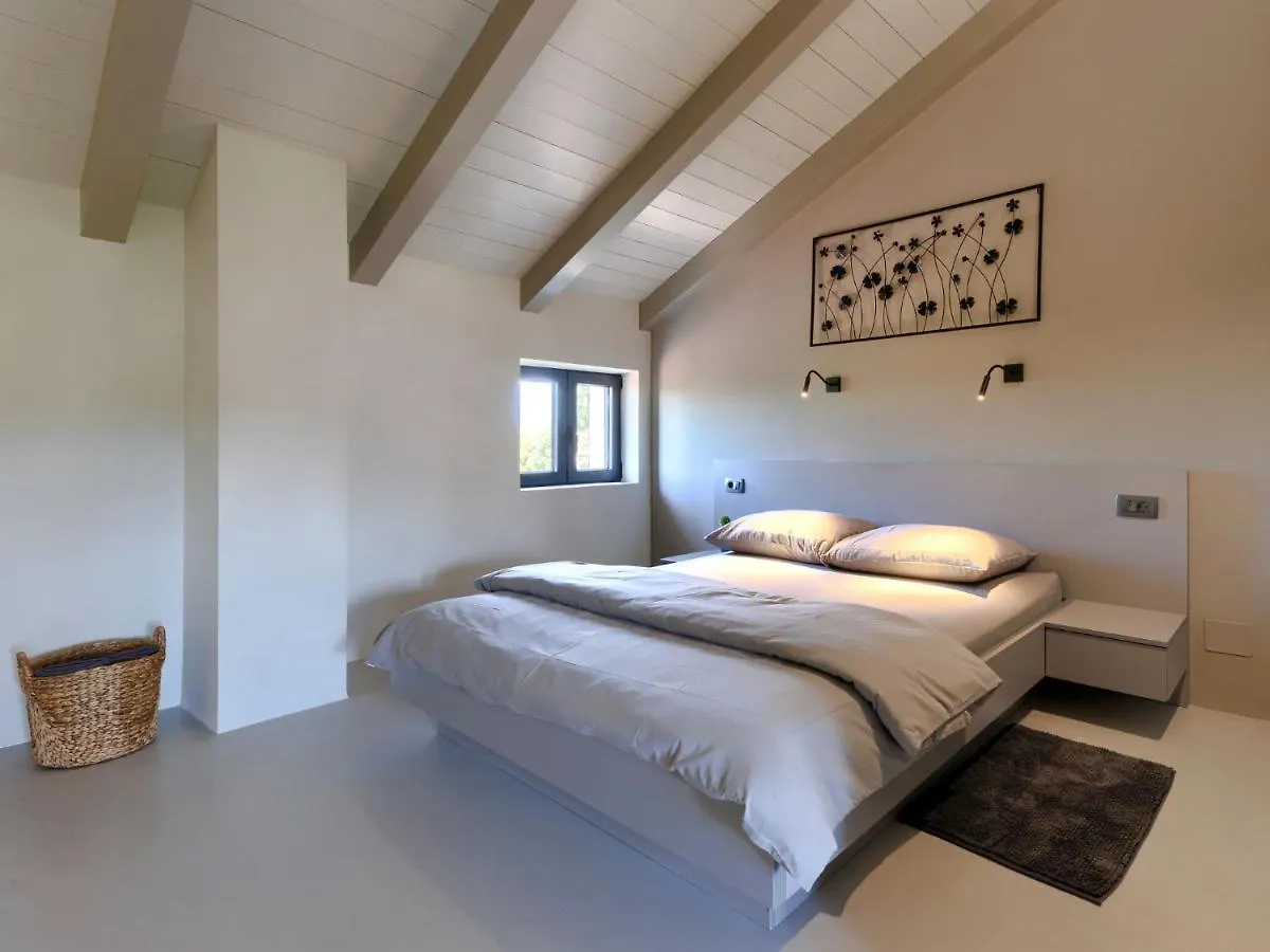 Holiday Home Villa Luca By Interhome Tinjan