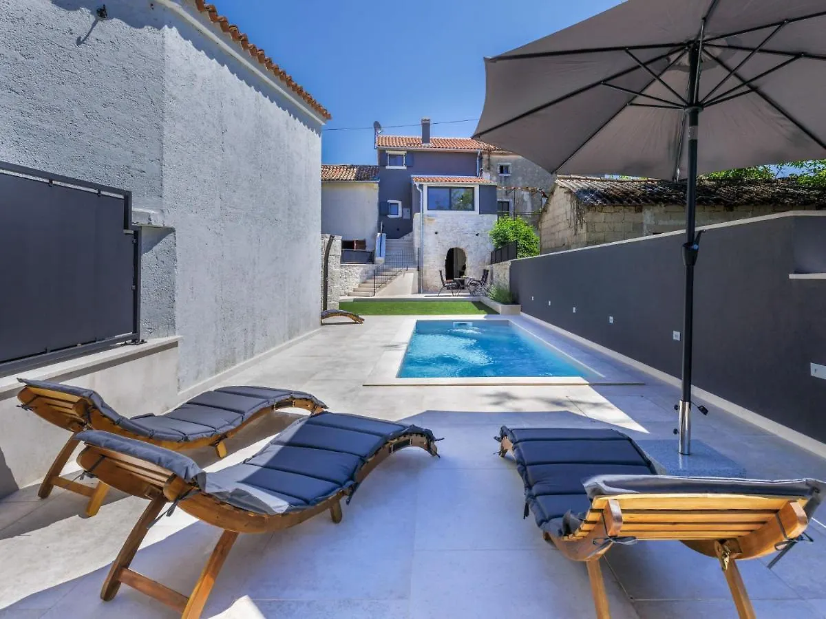Holiday Home Villa Luca By Interhome Tinjan