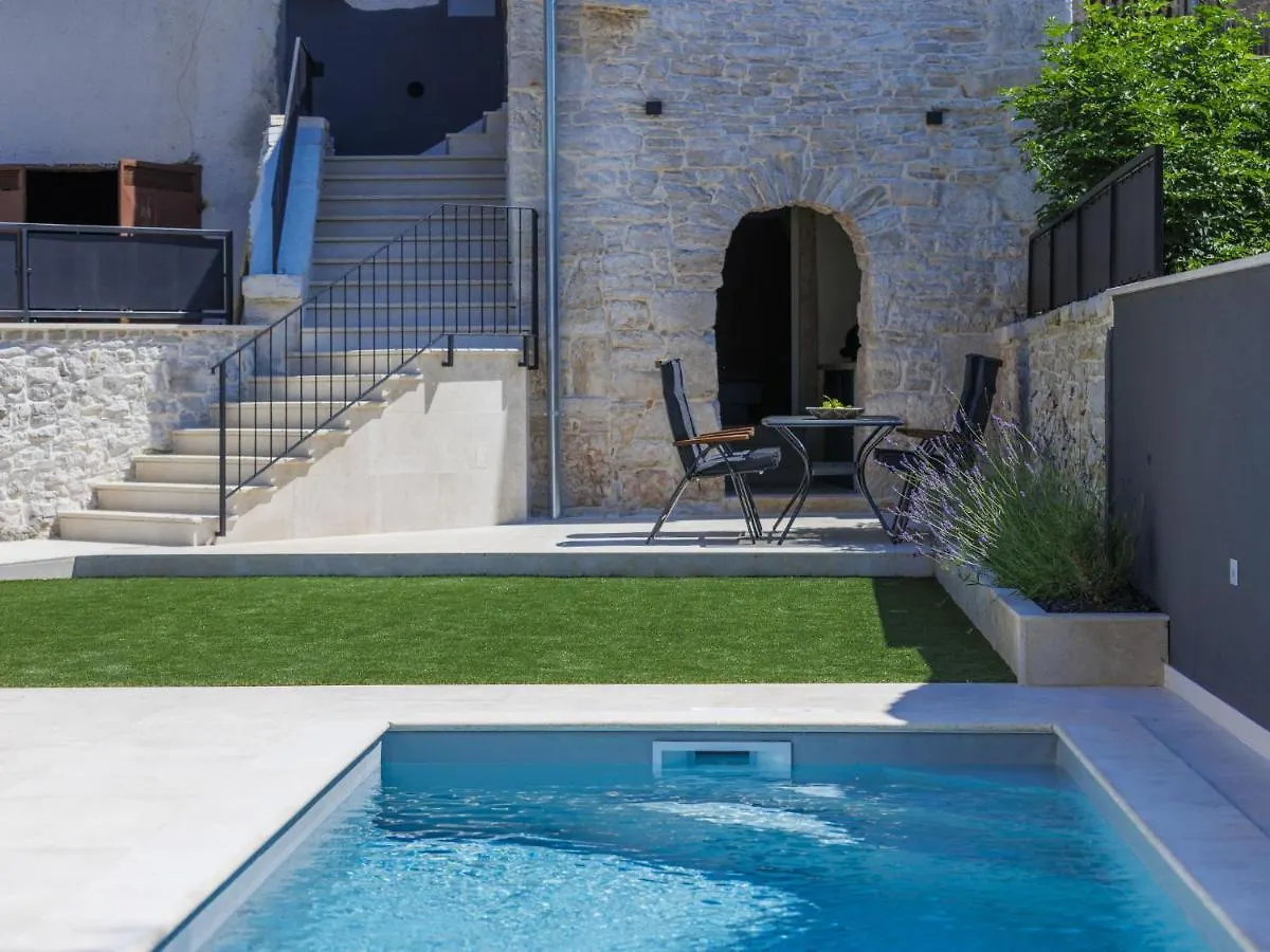 Holiday Home Villa Luca By Interhome Tinjan 0*,